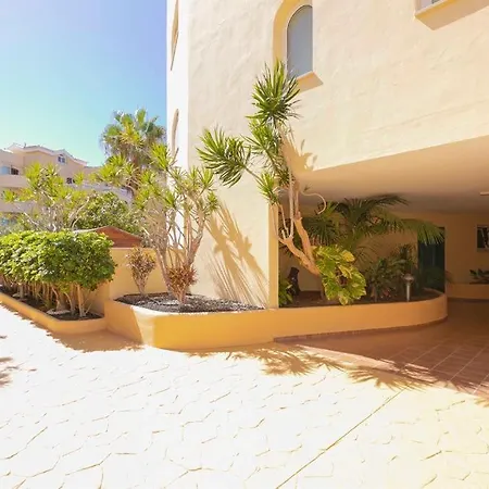 First Line Luxury Parque Tropical Dracaena Apartman
